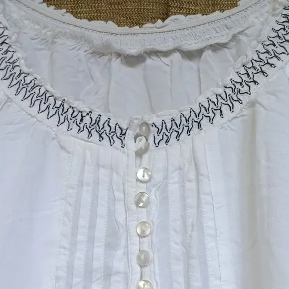 White Women's Top with Embroidered Details - Picture 2 of 4